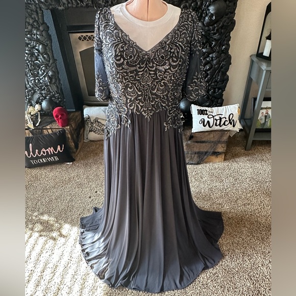 MGNY Madeline Gardner Formal Mother Of The Bride Charcoal Floor Length Bead 8/10 - Picture 2 of 16